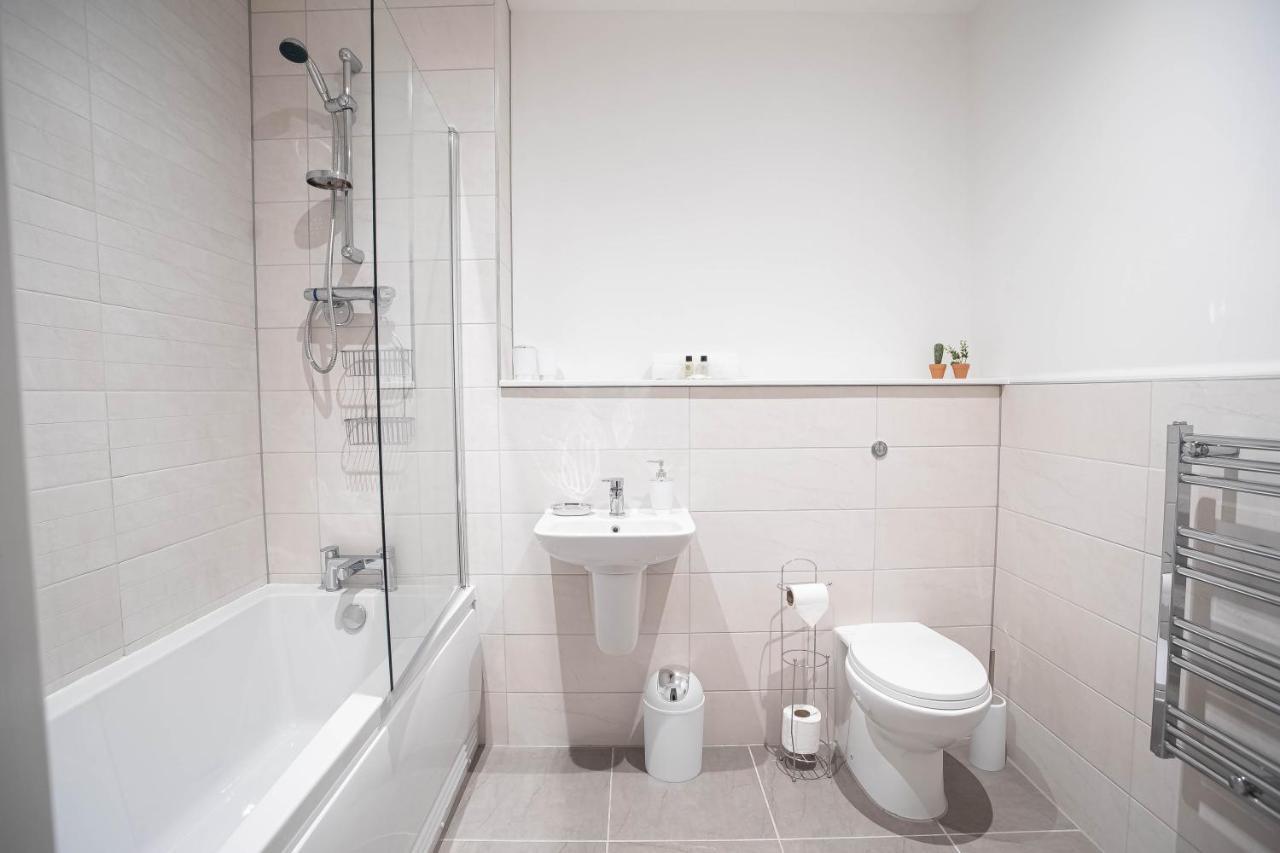 Luxury Apartments Available Next To Train Station - The Wallgate Apartments Wigan - Free Parking Extérieur photo