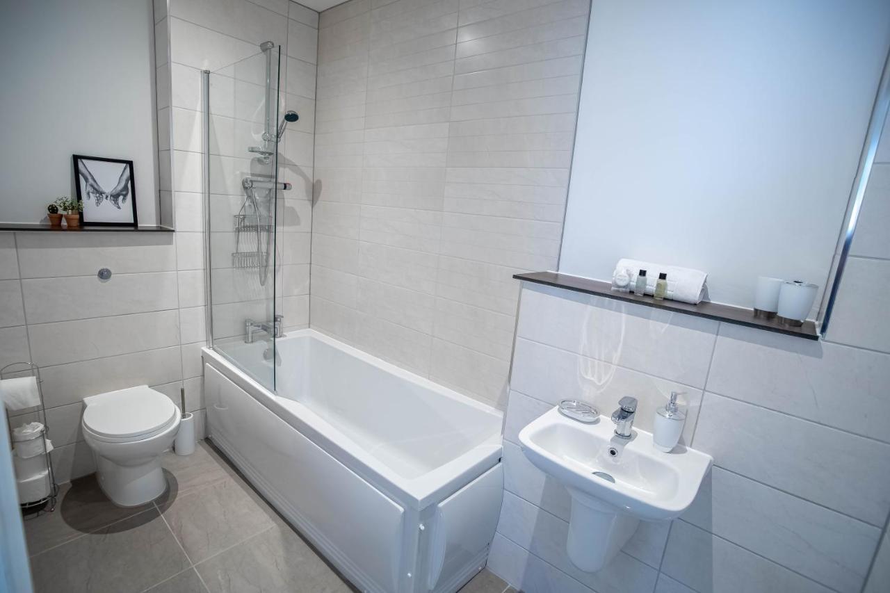 Luxury Apartments Available Next To Train Station - The Wallgate Apartments Wigan - Free Parking Extérieur photo
